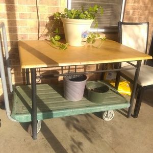 Dinette table